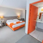 Saint Laurent Hotel 3*