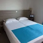 Hotel Saint Laurent 3*