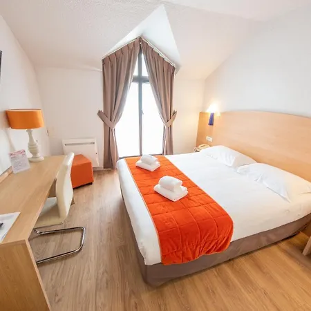 Saint Laurent Hotel 3*