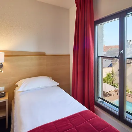 Saint Laurent Hotel 3*