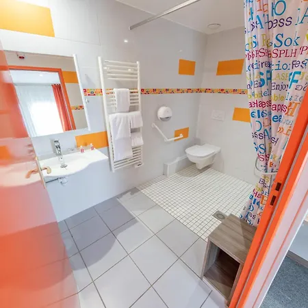 Saint Laurent Hotel 3*