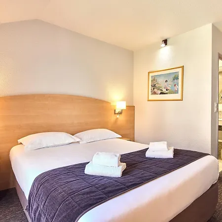 Saint Laurent Hotel 3*