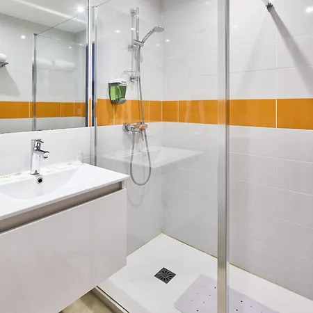 Hotel Saint Laurent 3*