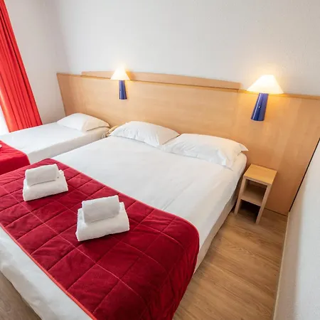 Saint Laurent Hotel 3*