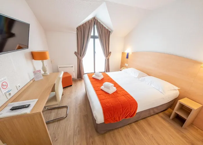 Saint Laurent Hotel 3*