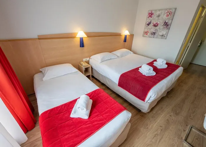 Saint Laurent Hotel 3*