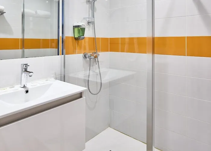 Hotel Saint Laurent 3*