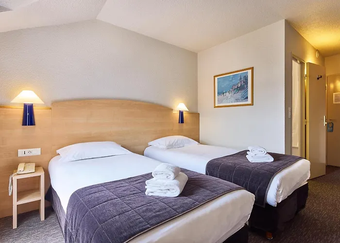 Saint Laurent Hotel 3*